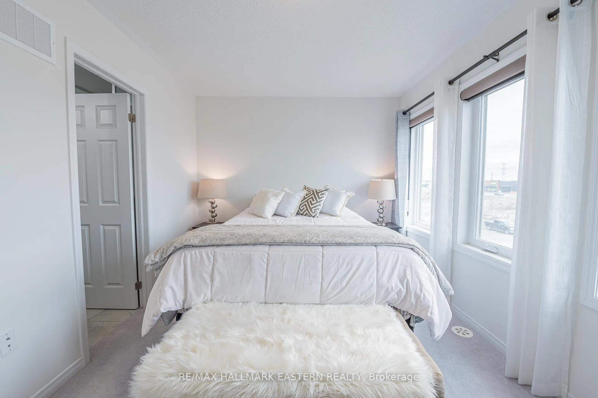 Photo 18 of Unit 9, 279 Danzatore Path, Oshawa, Windfields — HOMEH