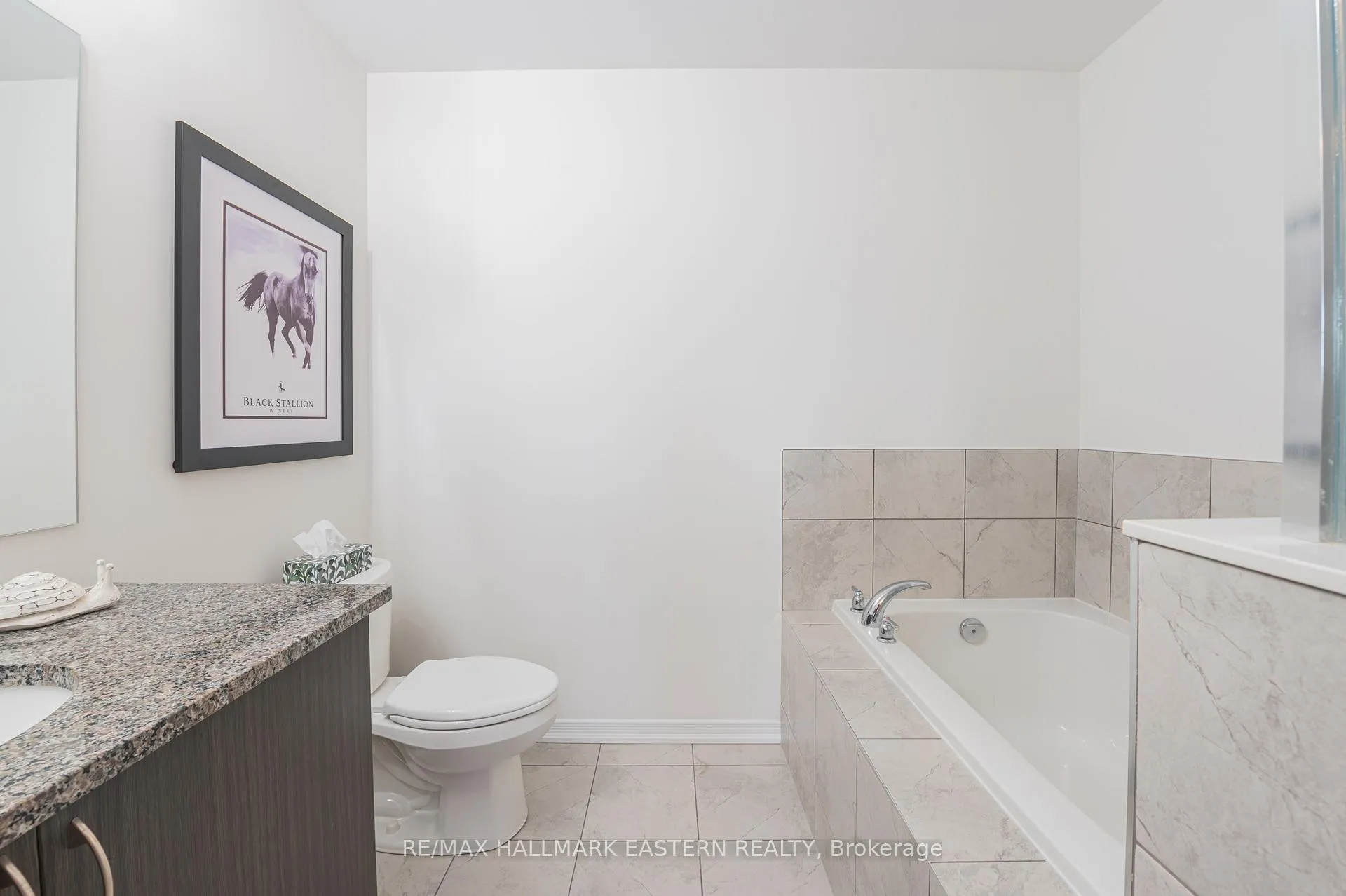 Photo 21 of Unit 9, 279 Danzatore Path, Oshawa, Windfields — HOMEH