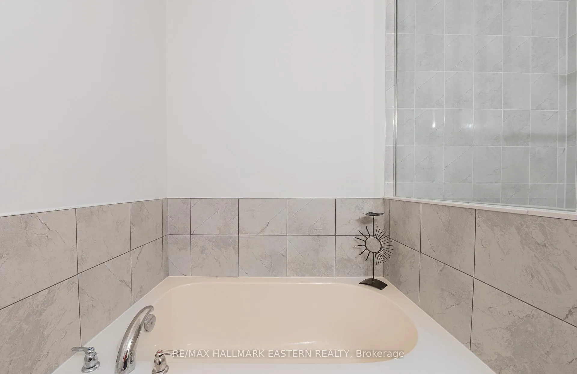 Photo 22 of Unit 9, 279 Danzatore Path, Oshawa, Windfields — HOMEH