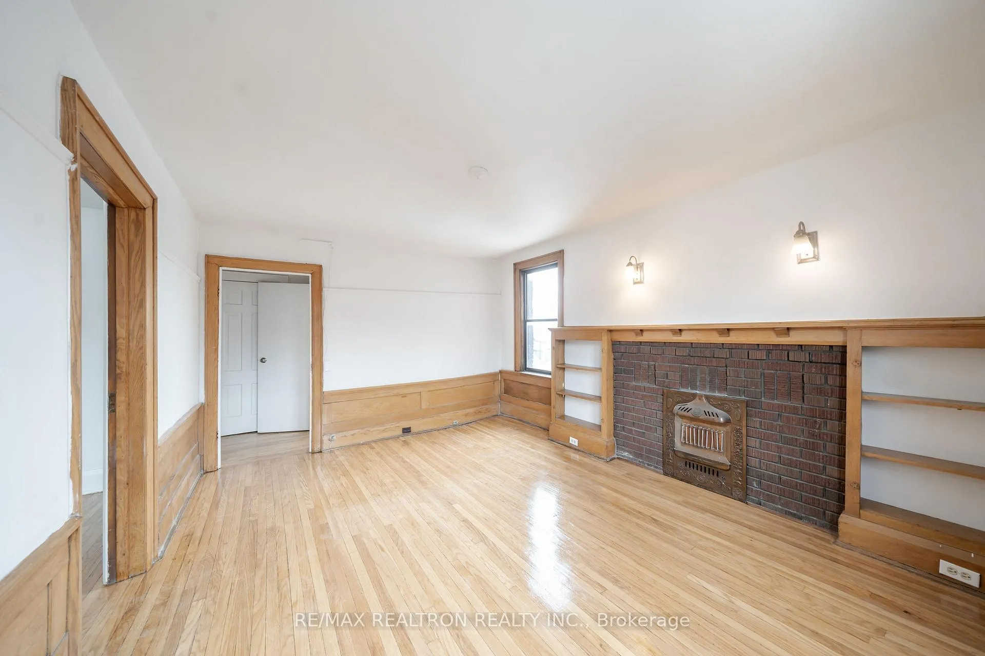 Photo 4 of Unit 2, 2 Kingston Road, Toronto, Woodbine Corridor — HOMEH
