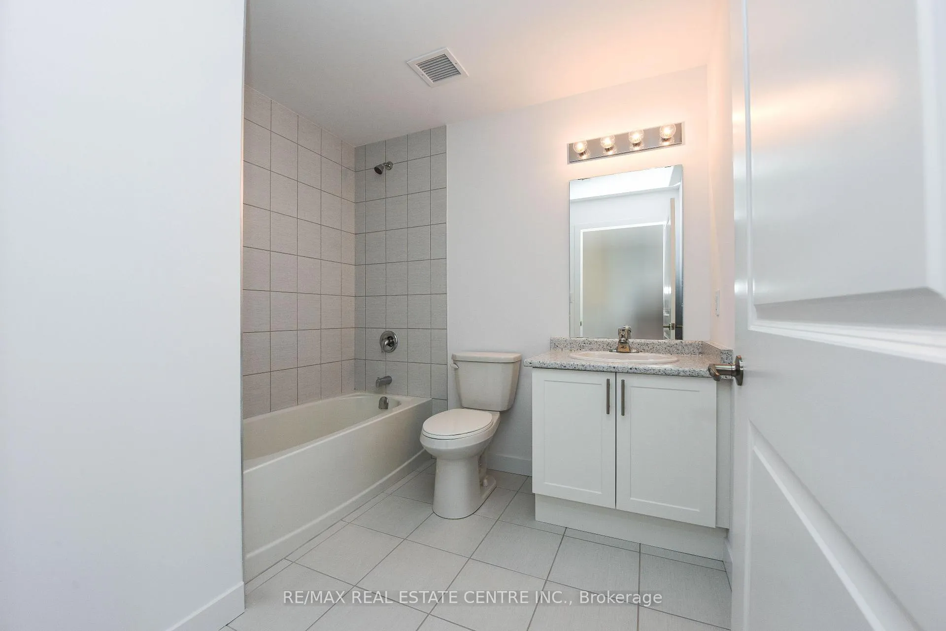 Photo 13 of Unit 1107, 460 Dundas Street E, Hamilton, Waterdown — HOMEH
