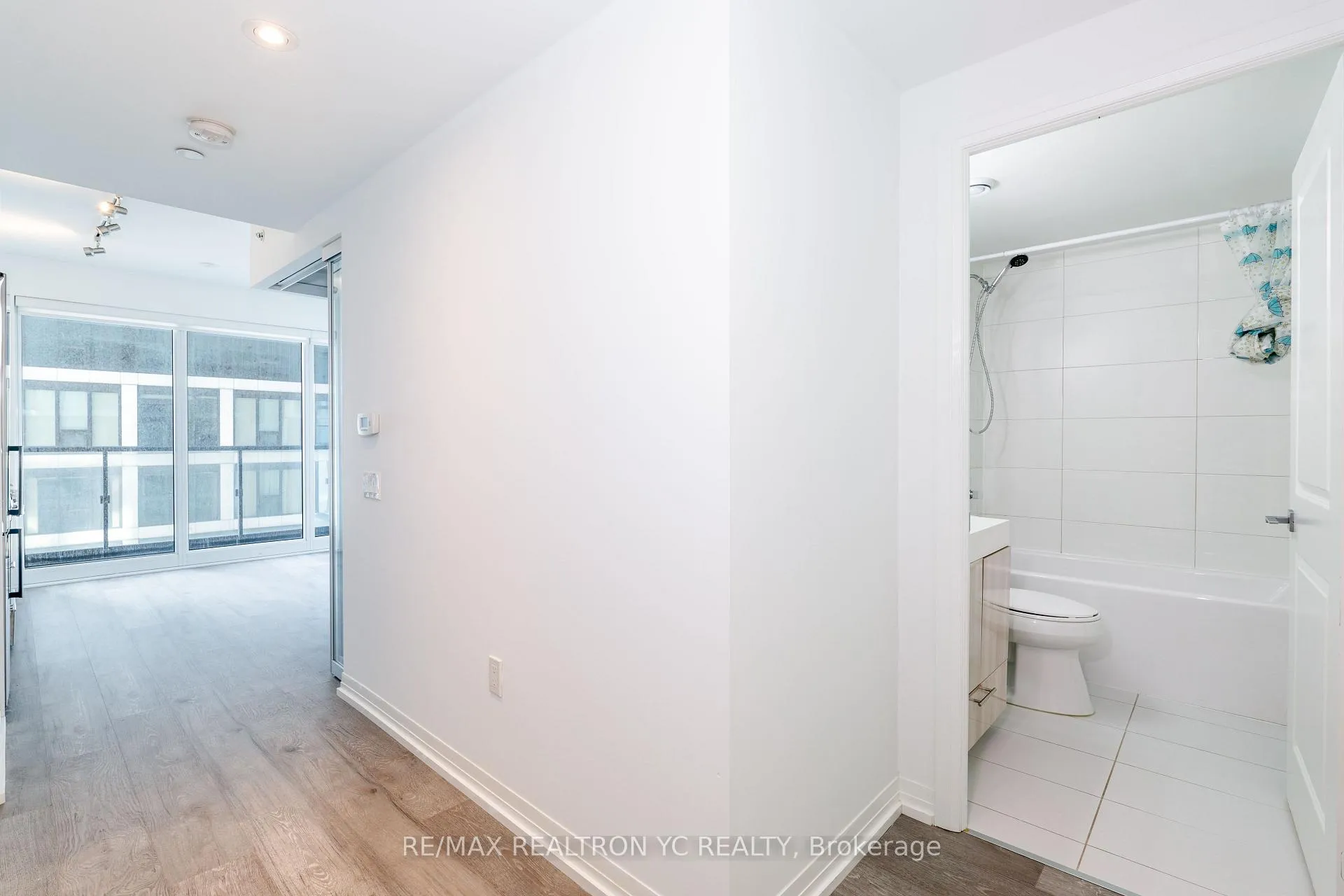 Photo 9 of Unit 1221, 251 Jarvis Street, Toronto, Church-Yonge Corridor — HOMEH