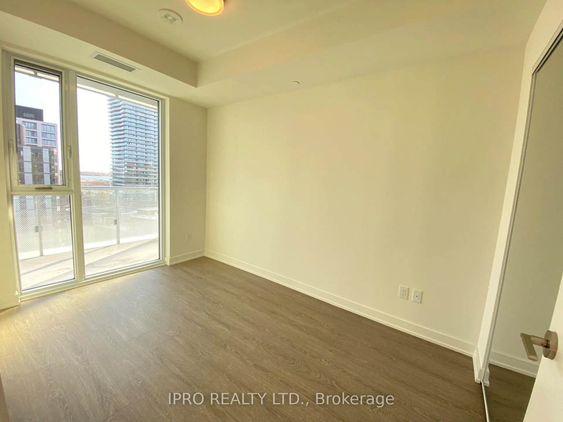 Photo 6 of Unit 1009, 425 Front Street E, Toronto, Waterfront Communities — HOMEH