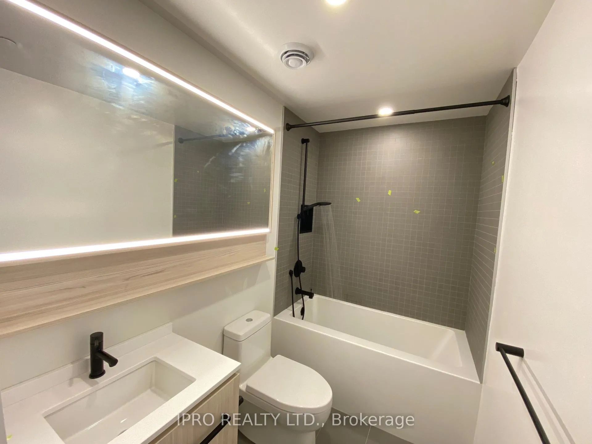 Photo 13 of Unit 1009, 425 Front Street E, Toronto, Waterfront Communities — HOMEH