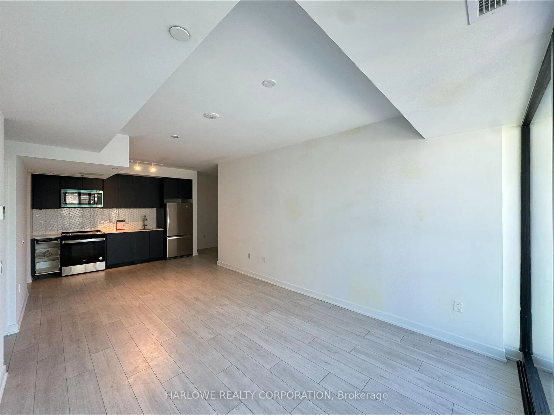 Photo 1 of Unit 339 E, 1610 Charles Street E, Whitby, Port Whitby — HOMEH
