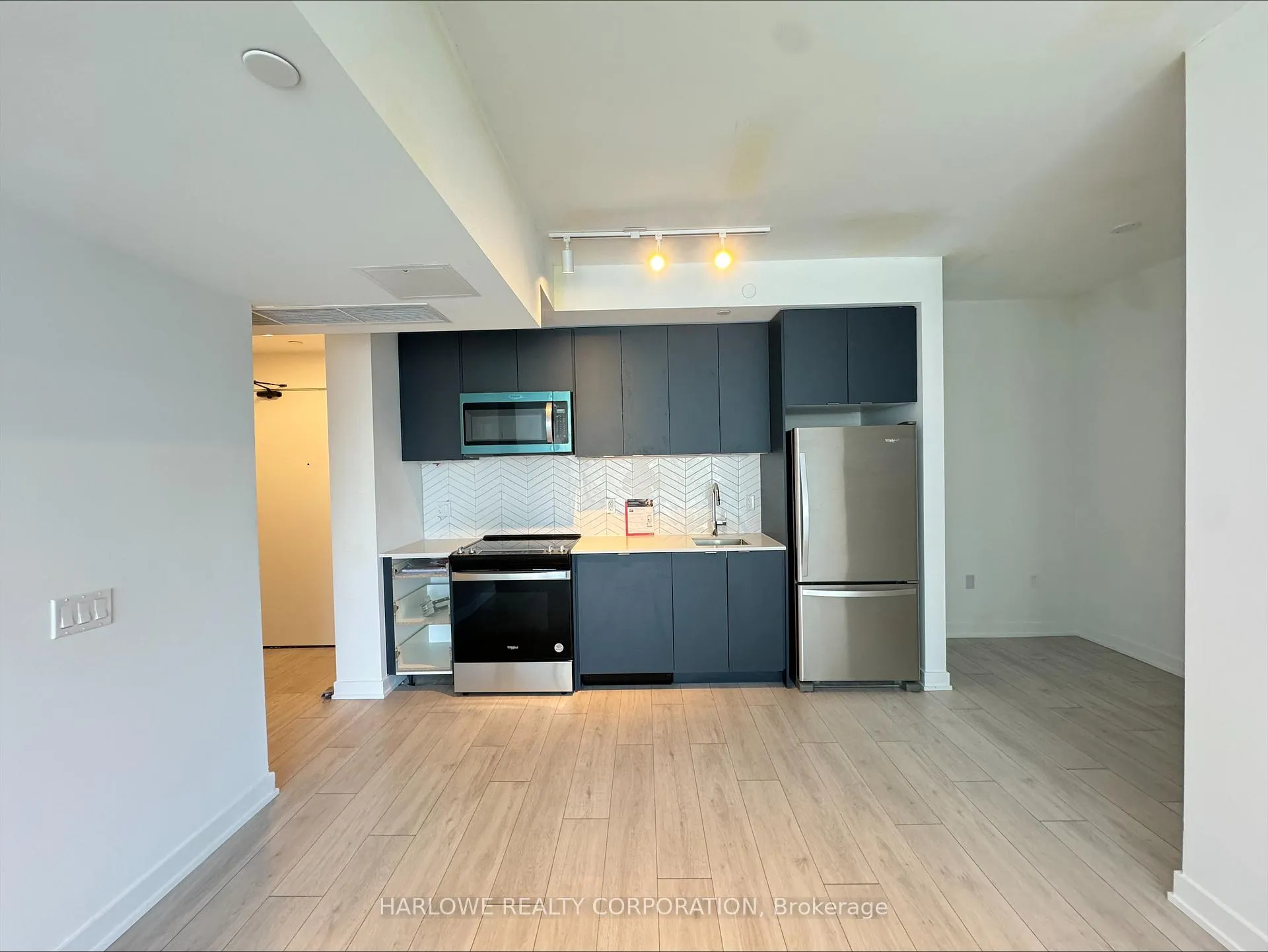Photo 2 of Unit 339 E, 1610 Charles Street E, Whitby, Port Whitby — HOMEH