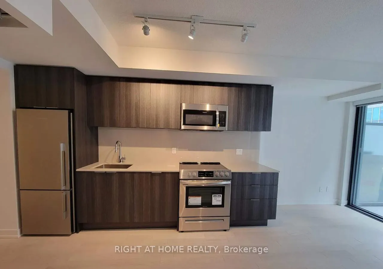 Photo 3 of Unit 1304, 25 Richmond Street E, Toronto, Church-Yonge Corridor — HOMEH
