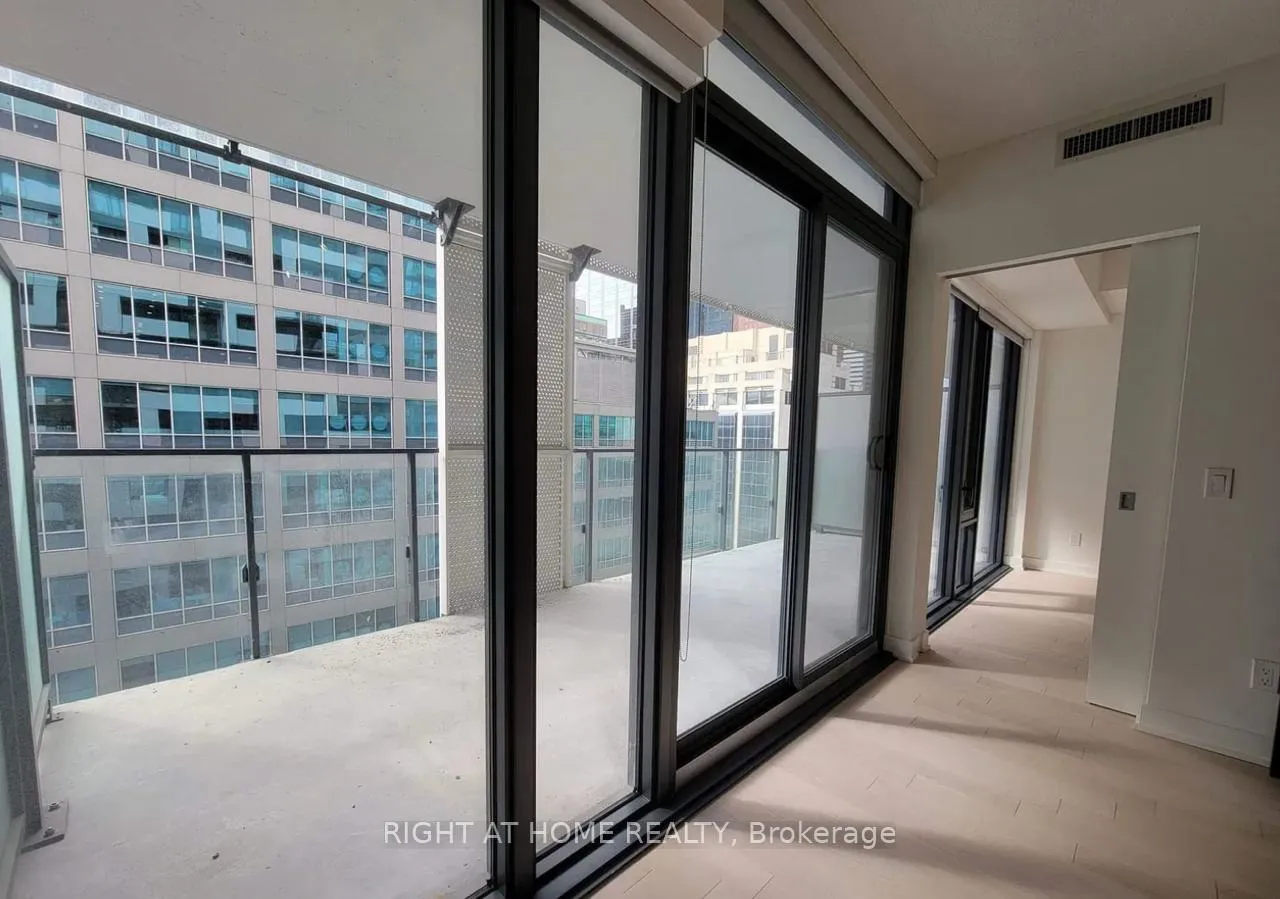 Photo 4 of Unit 1304, 25 Richmond Street E, Toronto, Church-Yonge Corridor — HOMEH