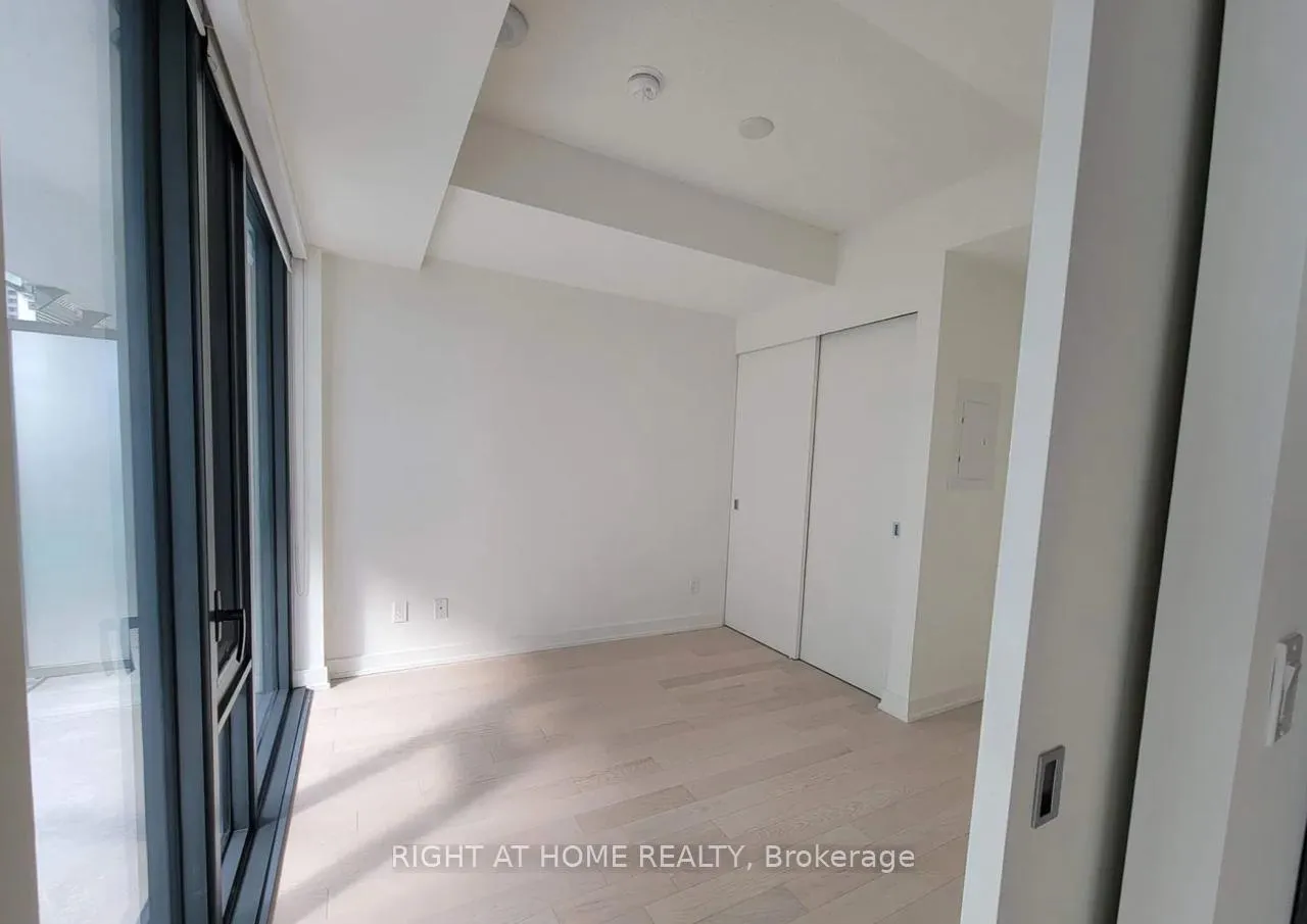 Photo 5 of Unit 1304, 25 Richmond Street E, Toronto, Church-Yonge Corridor — HOMEH