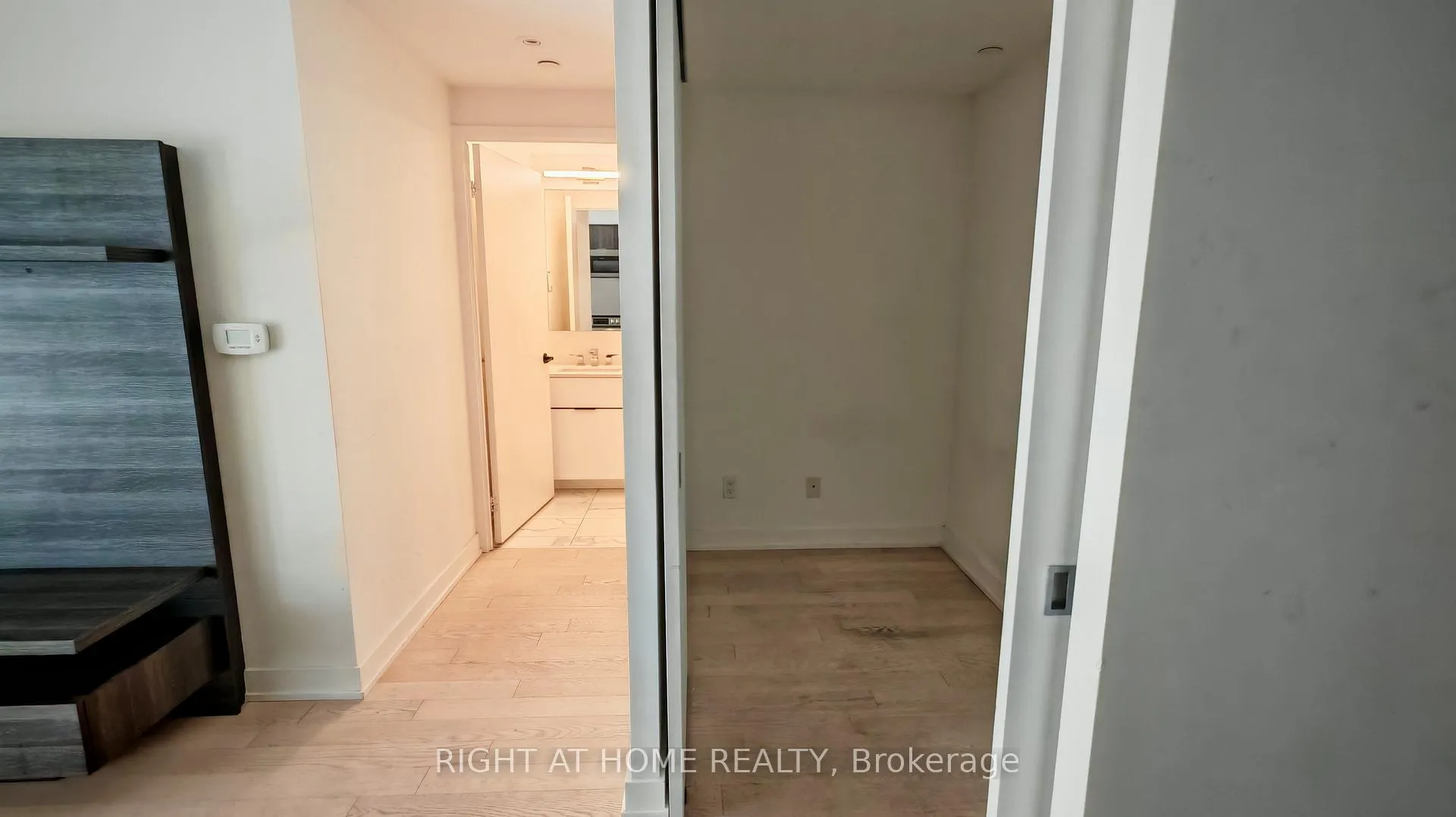 Photo 7 of Unit 1304, 25 Richmond Street E, Toronto, Church-Yonge Corridor — HOMEH