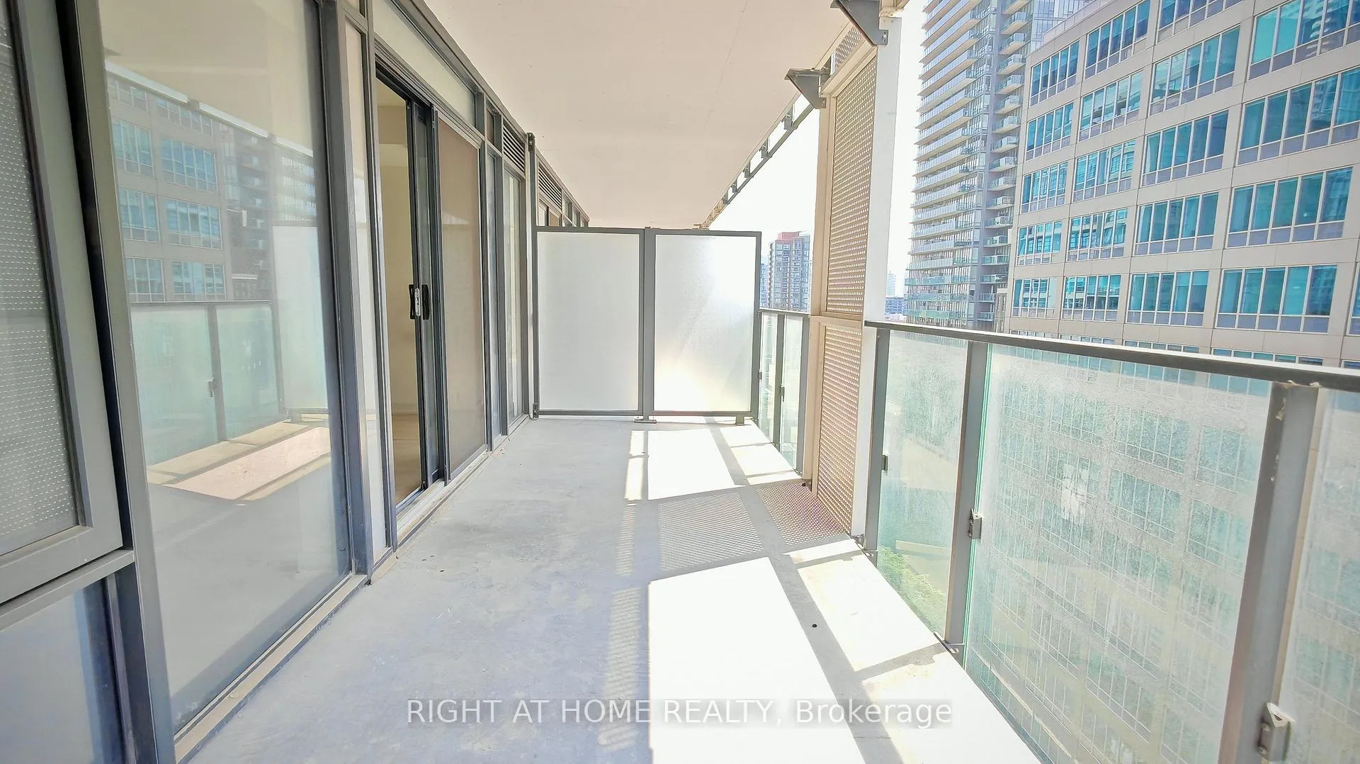 Photo 10 of Unit 1304, 25 Richmond Street E, Toronto, Church-Yonge Corridor — HOMEH