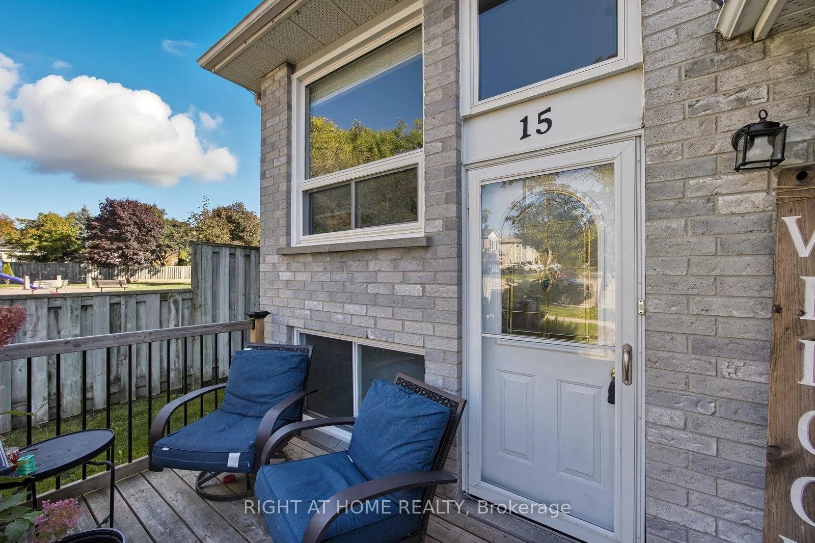 Photo 4 of 15 Glanville Crescent, Clarington, Bowmanville — HOMEH