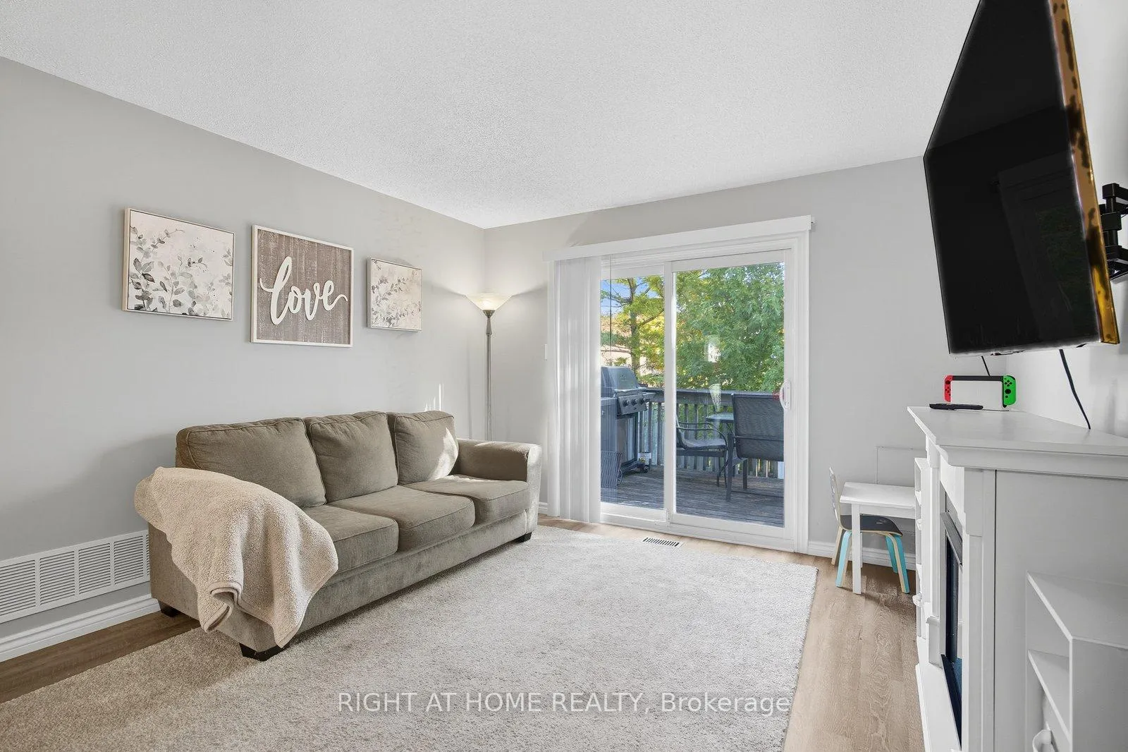 Photo 8 of 15 Glanville Crescent, Clarington, Bowmanville — HOMEH