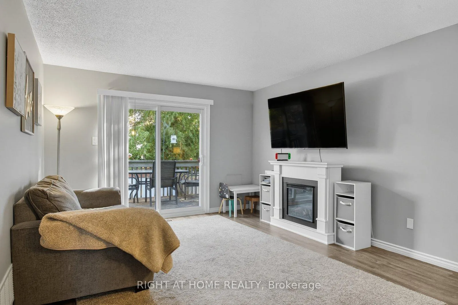 Photo 10 of 15 Glanville Crescent, Clarington, Bowmanville — HOMEH
