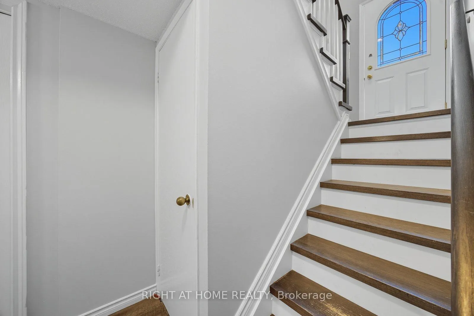 Photo 23 of 15 Glanville Crescent, Clarington, Bowmanville — HOMEH