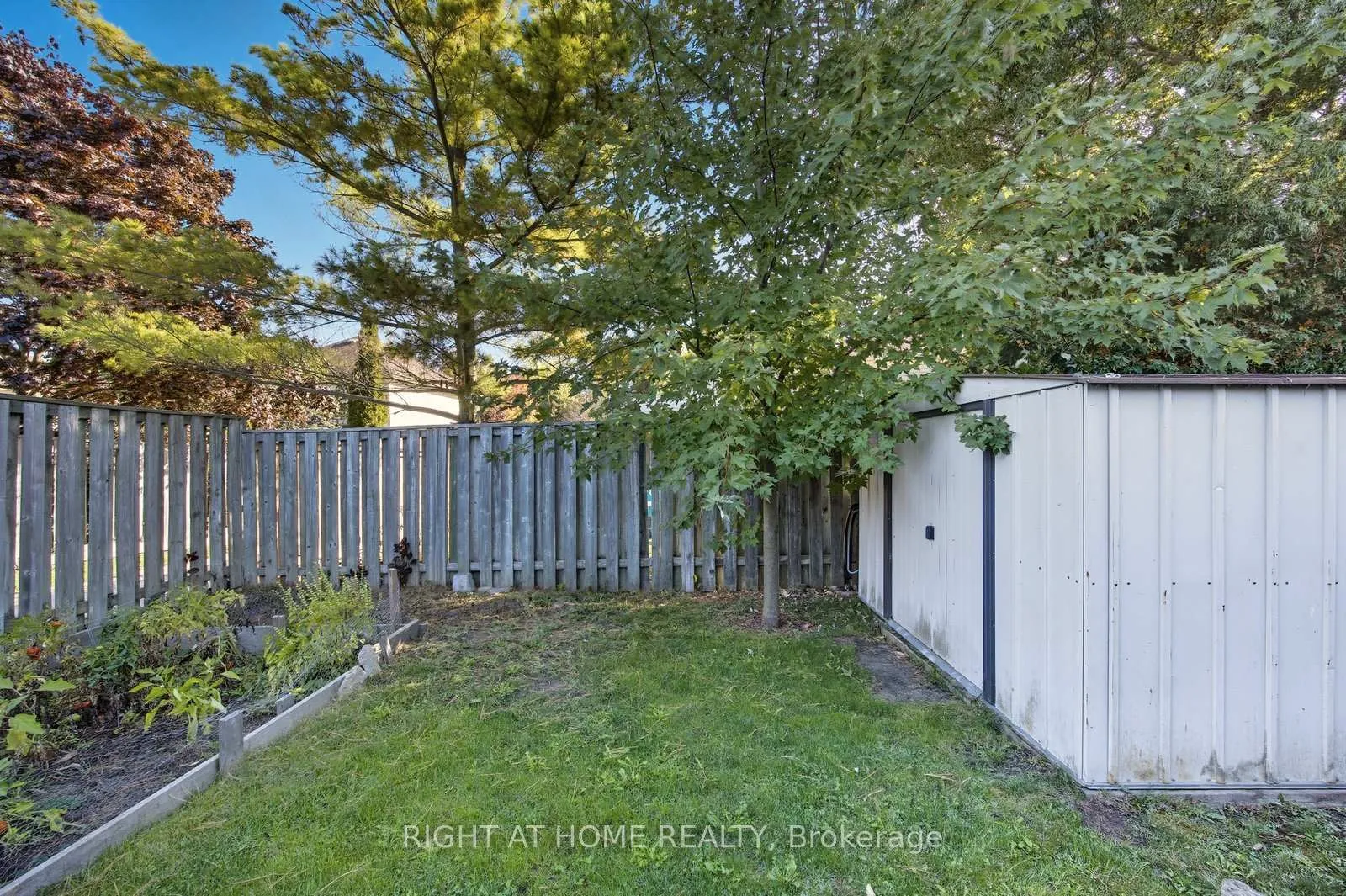 Photo 37 of 15 Glanville Crescent, Clarington, Bowmanville — HOMEH