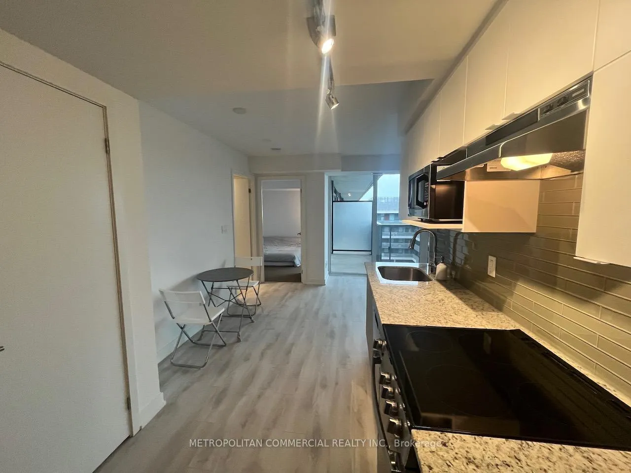 Photo 4 of Unit 901, 120 Varna Drive, Toronto, Englemount-Lawrence — HOMEH