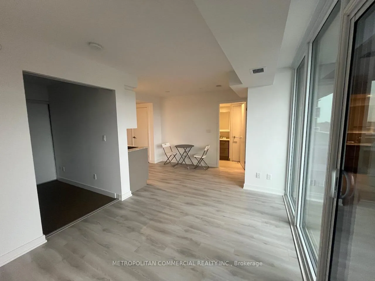 Photo 6 of Unit 901, 120 Varna Drive, Toronto, Englemount-Lawrence — HOMEH