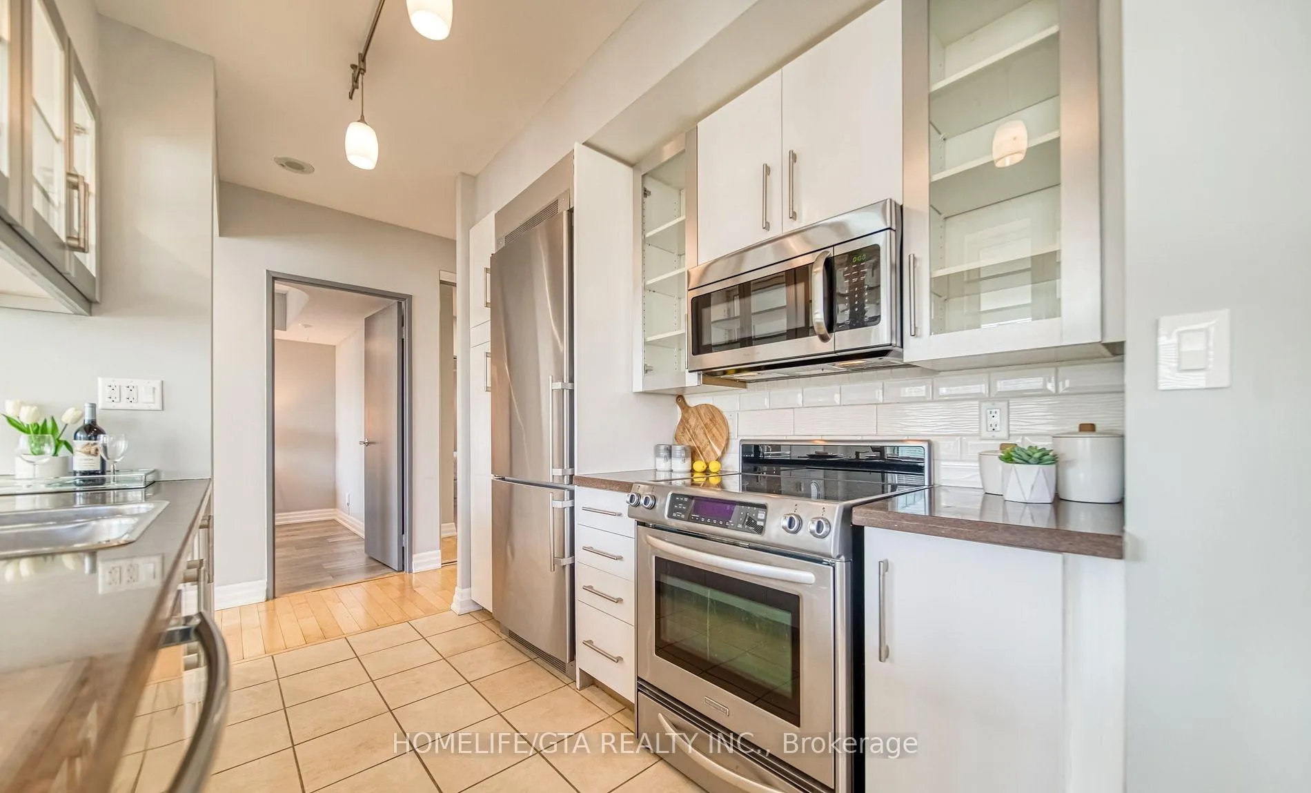 Photo 9 of Unit 512, 70 Alexander Street, Toronto, Church-Yonge Corridor — HOMEH