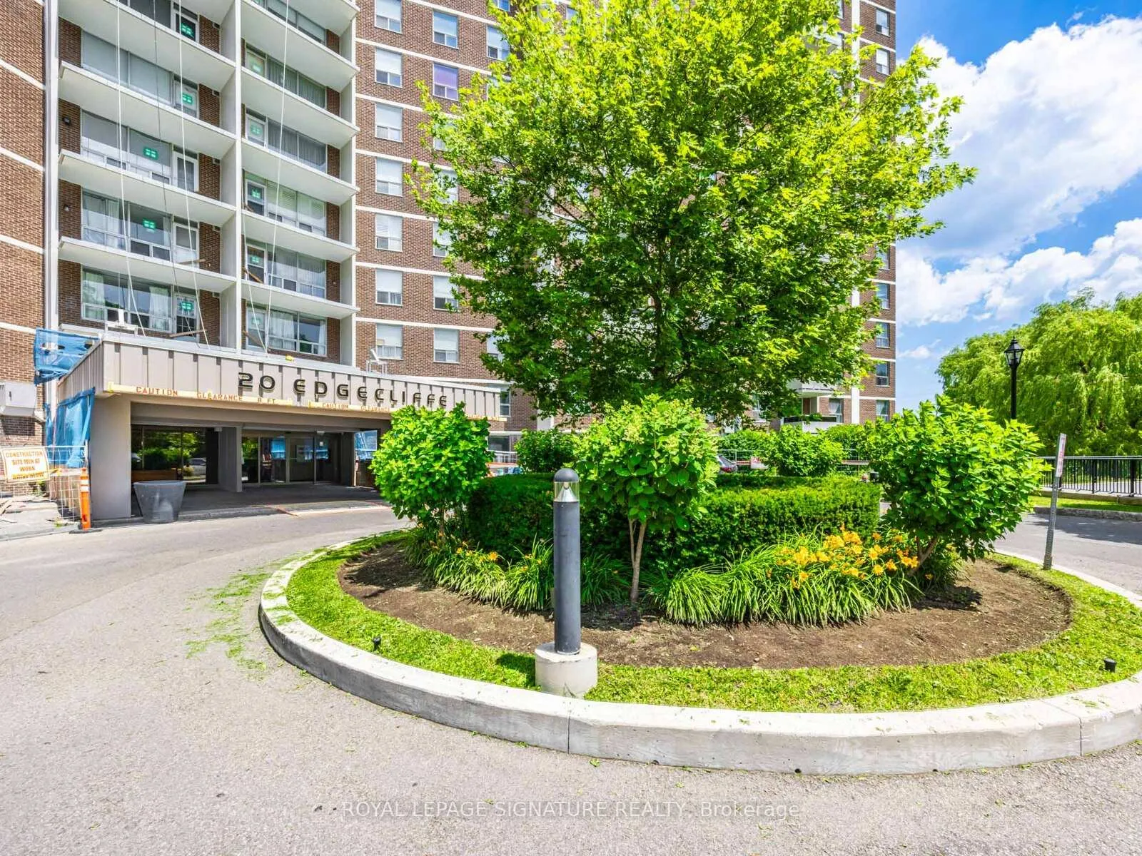 Photo 2 of Unit 308, 20 Edgecliff Golfway, Toronto, Flemingdon Park — HOMEH
