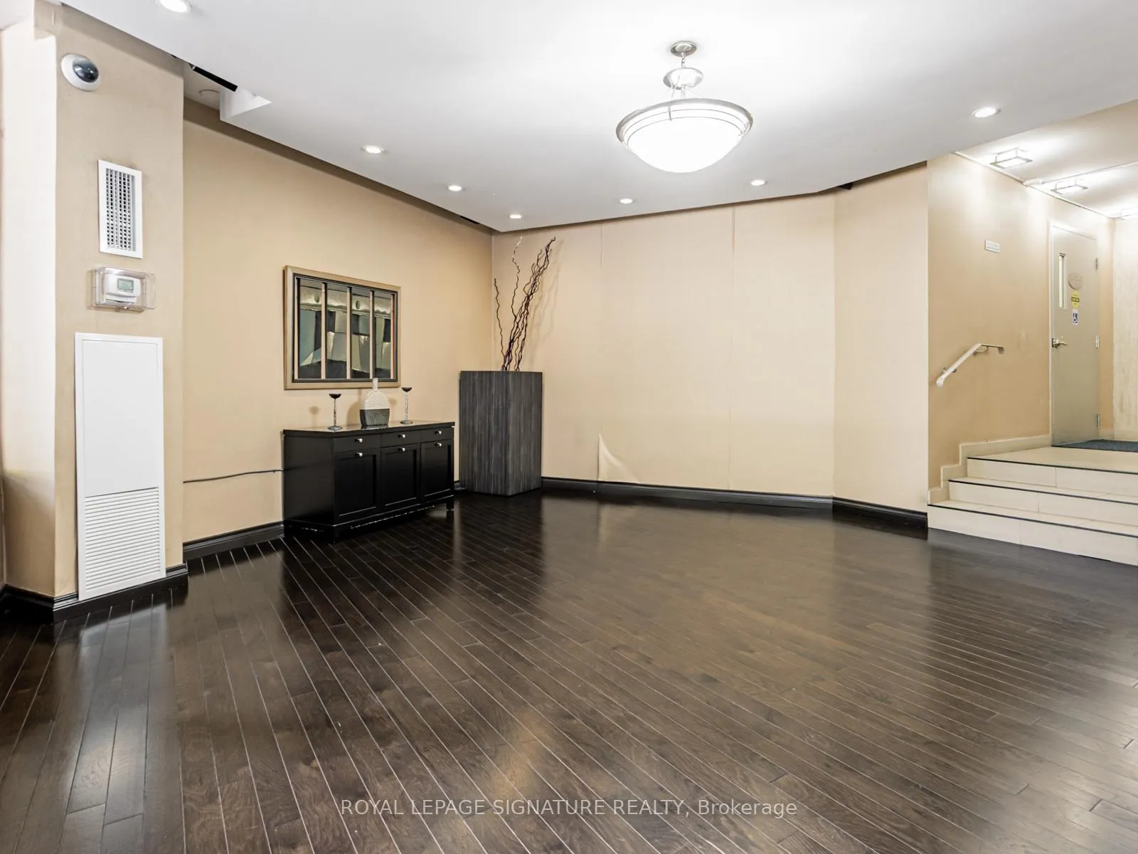 Photo 3 of Unit 308, 20 Edgecliff Golfway, Toronto, Flemingdon Park — HOMEH