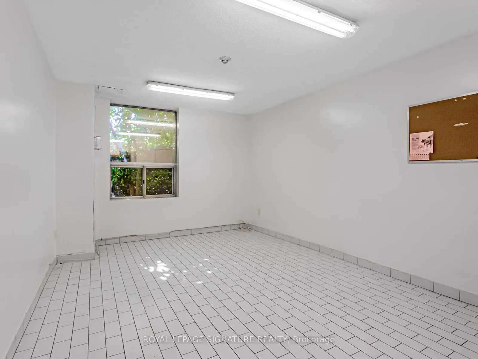 Photo 31 of Unit 308, 20 Edgecliff Golfway, Toronto, Flemingdon Park — HOMEH