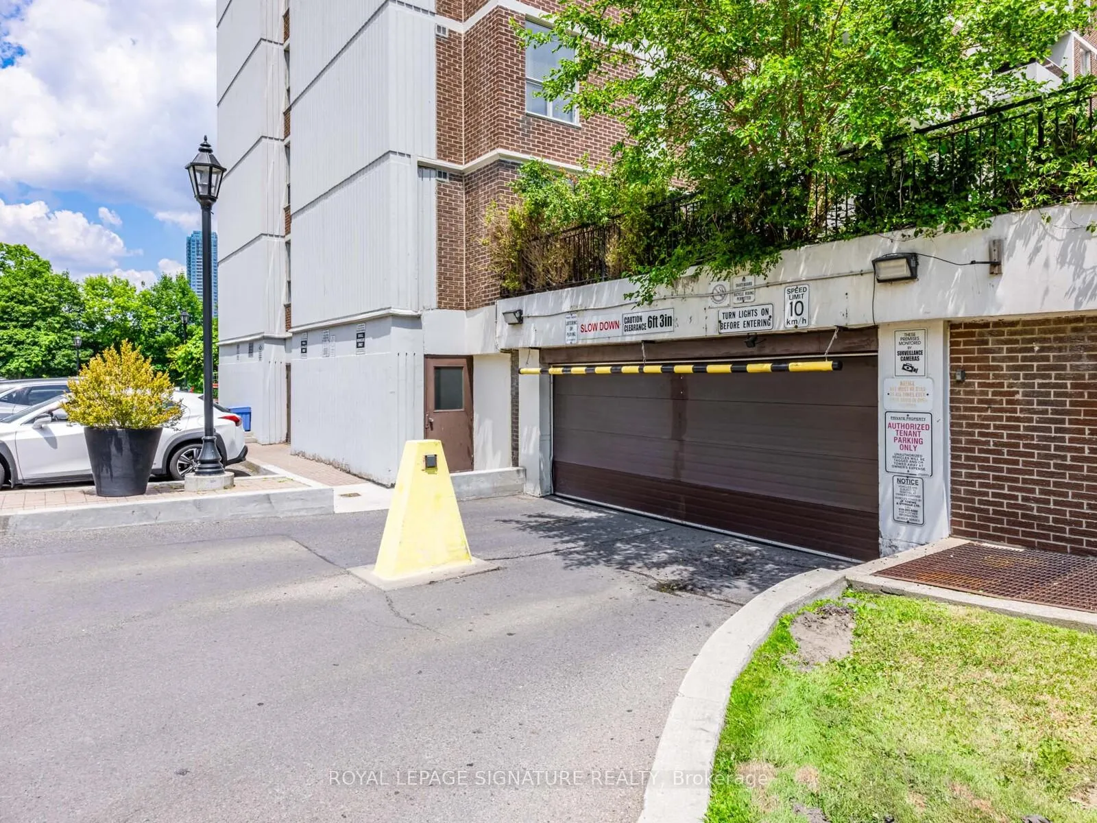 Photo 36 of Unit 308, 20 Edgecliff Golfway, Toronto, Flemingdon Park — HOMEH