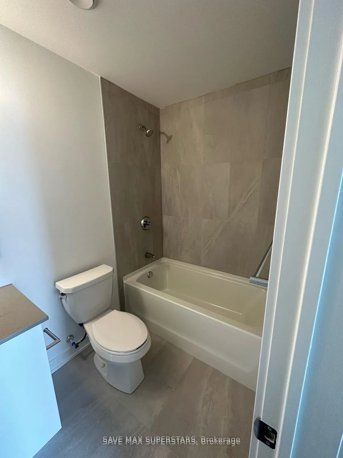 Photo 2 of Unit 209, 56 Lakeside Terrace E, Barrie, Little Lake — HOMEH