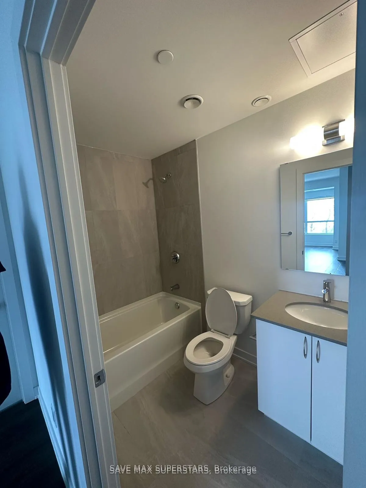 Photo 3 of Unit 209, 56 Lakeside Terrace E, Barrie, Little Lake — HOMEH