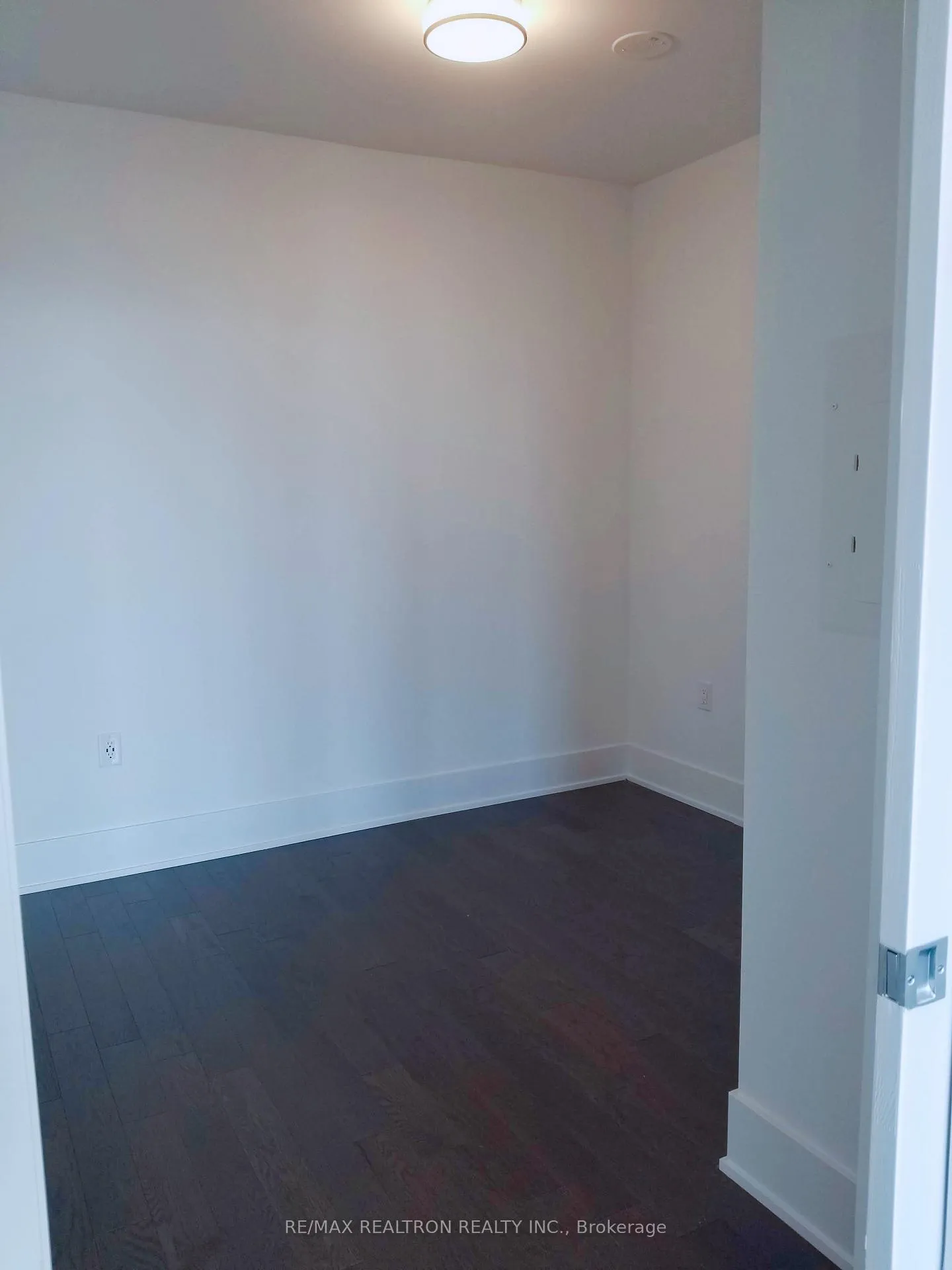 Photo 6 of Unit 4219, 585 Bloor Street E, Toronto, North St. James Town — HOMEH