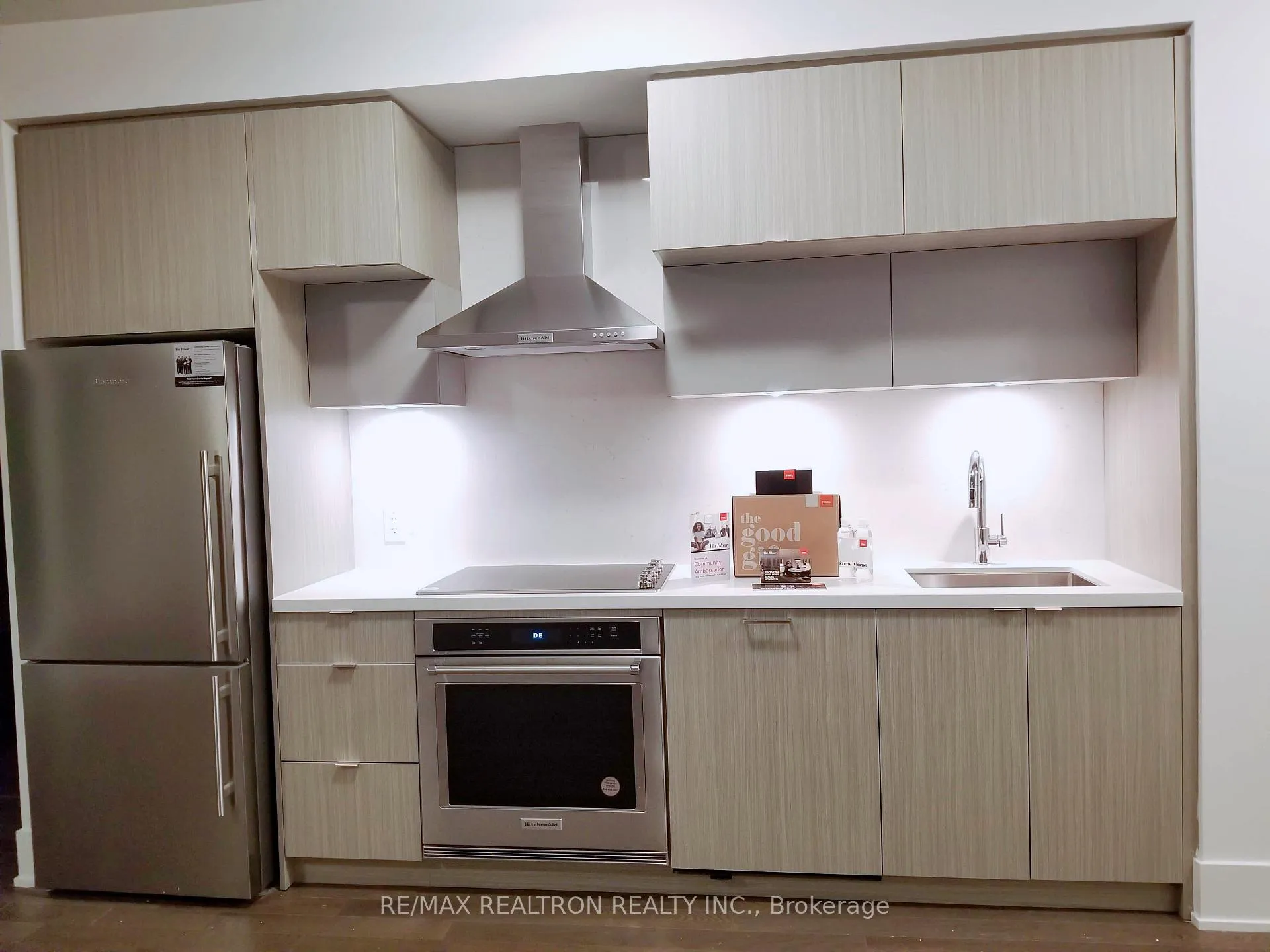 Photo 7 of Unit 4219, 585 Bloor Street E, Toronto, North St. James Town — HOMEH