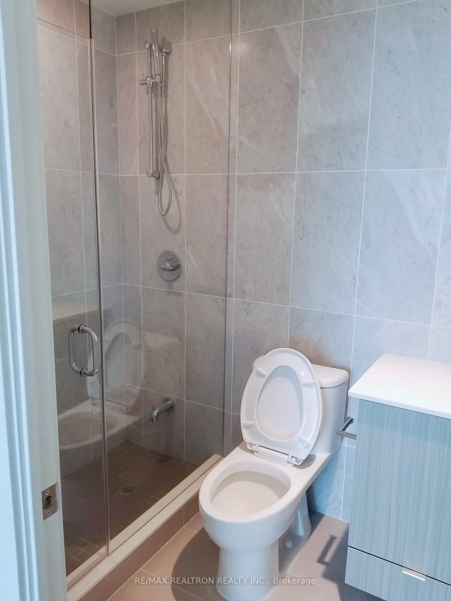 Photo 9 of Unit 4219, 585 Bloor Street E, Toronto, North St. James Town — HOMEH