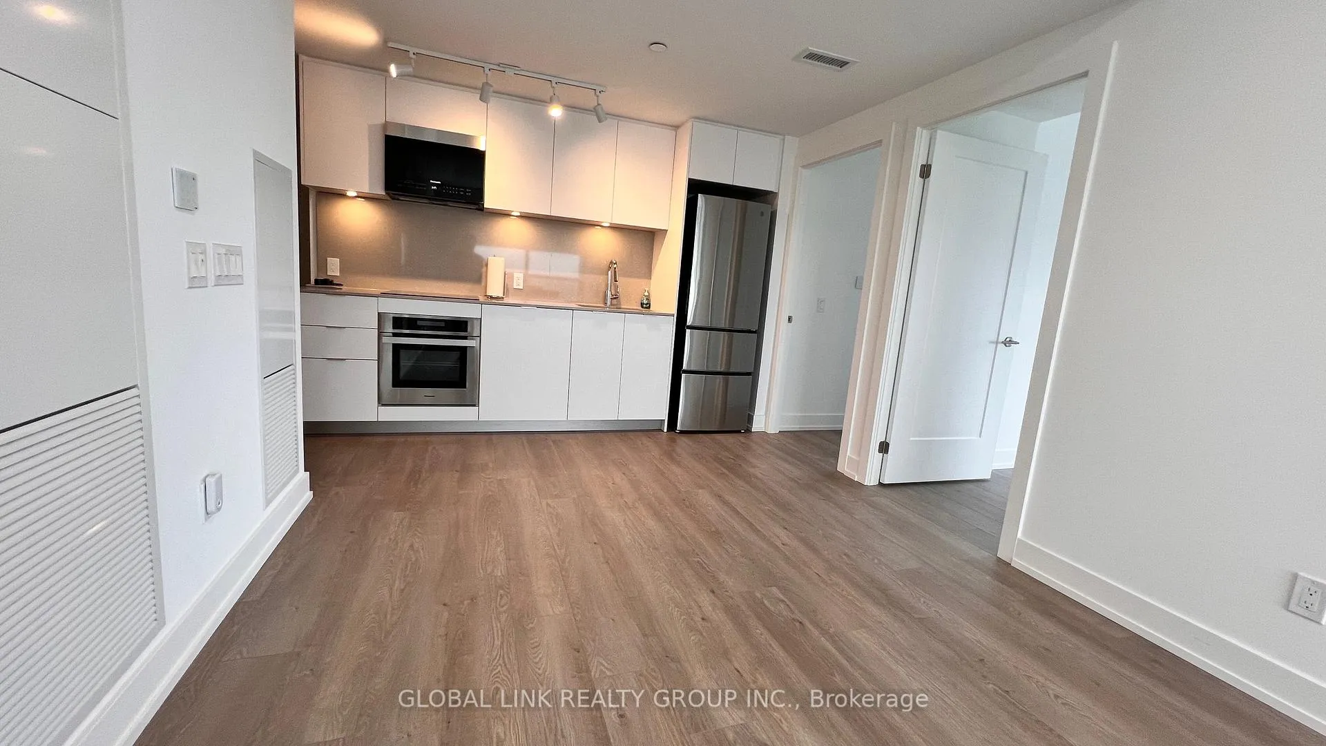 Photo 4 of Unit 1119, 8 cedarland Drive, Markham, Unionville — HOMEH