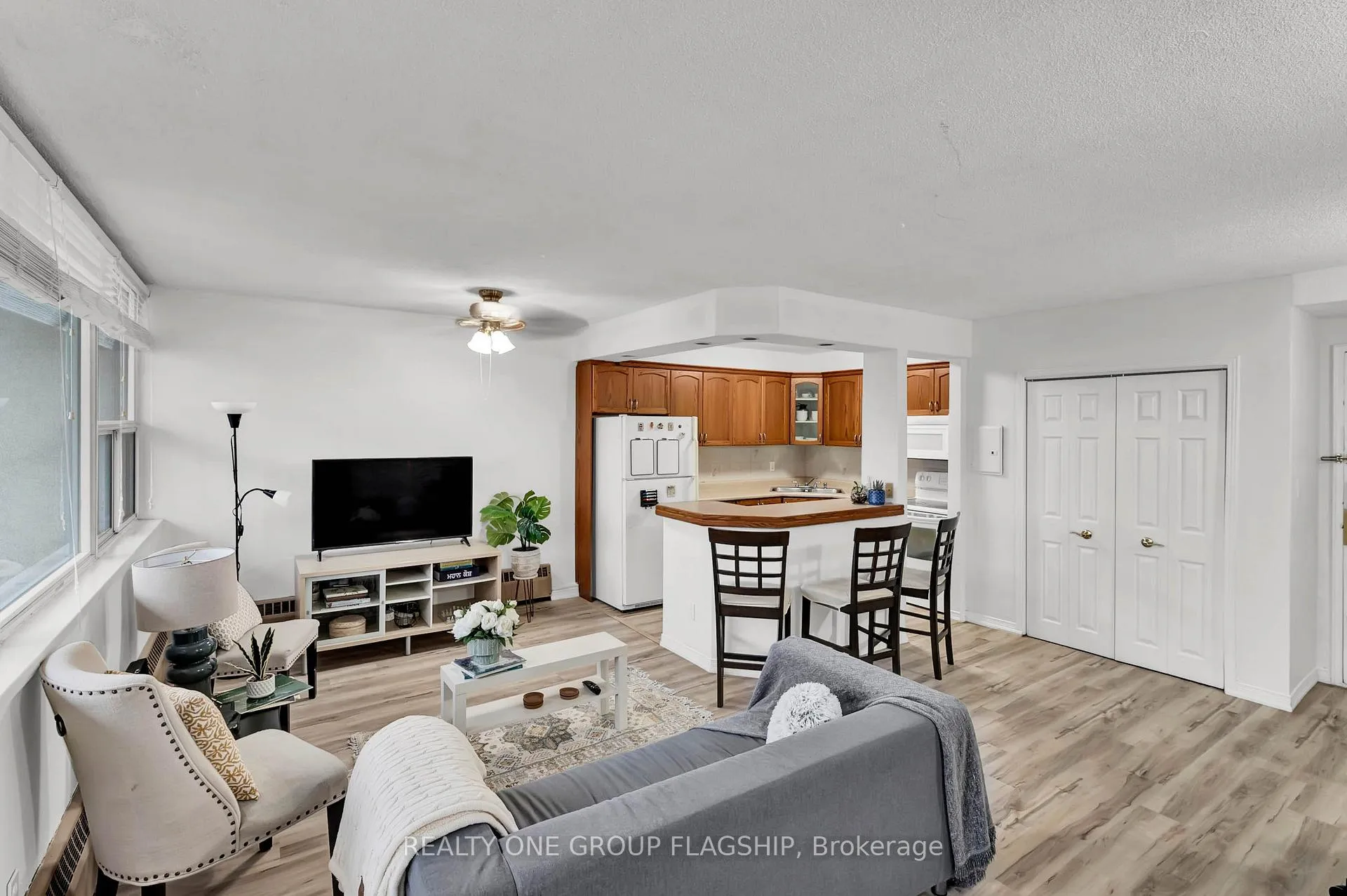 Photo 1 of Unit 702, 293 Mohawk Road E, Hamilton, Hill Park — HOMEH