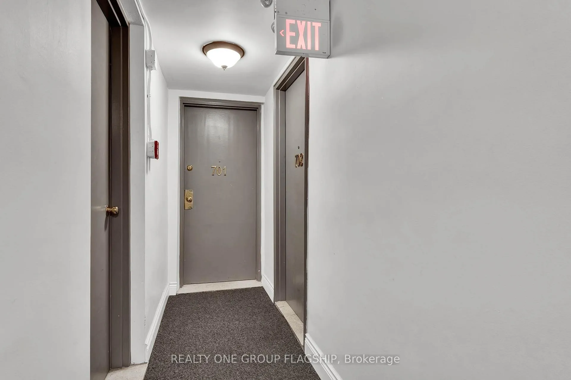 Photo 2 of Unit 702, 293 Mohawk Road E, Hamilton, Hill Park — HOMEH