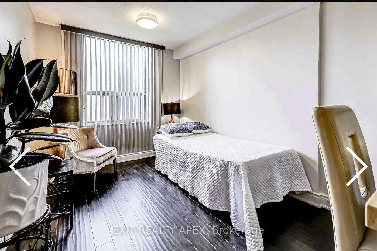Photo 15 of Unit 302, 10 Edgecliff Gfwy, Toronto, Flemingdon Park — HOMEH