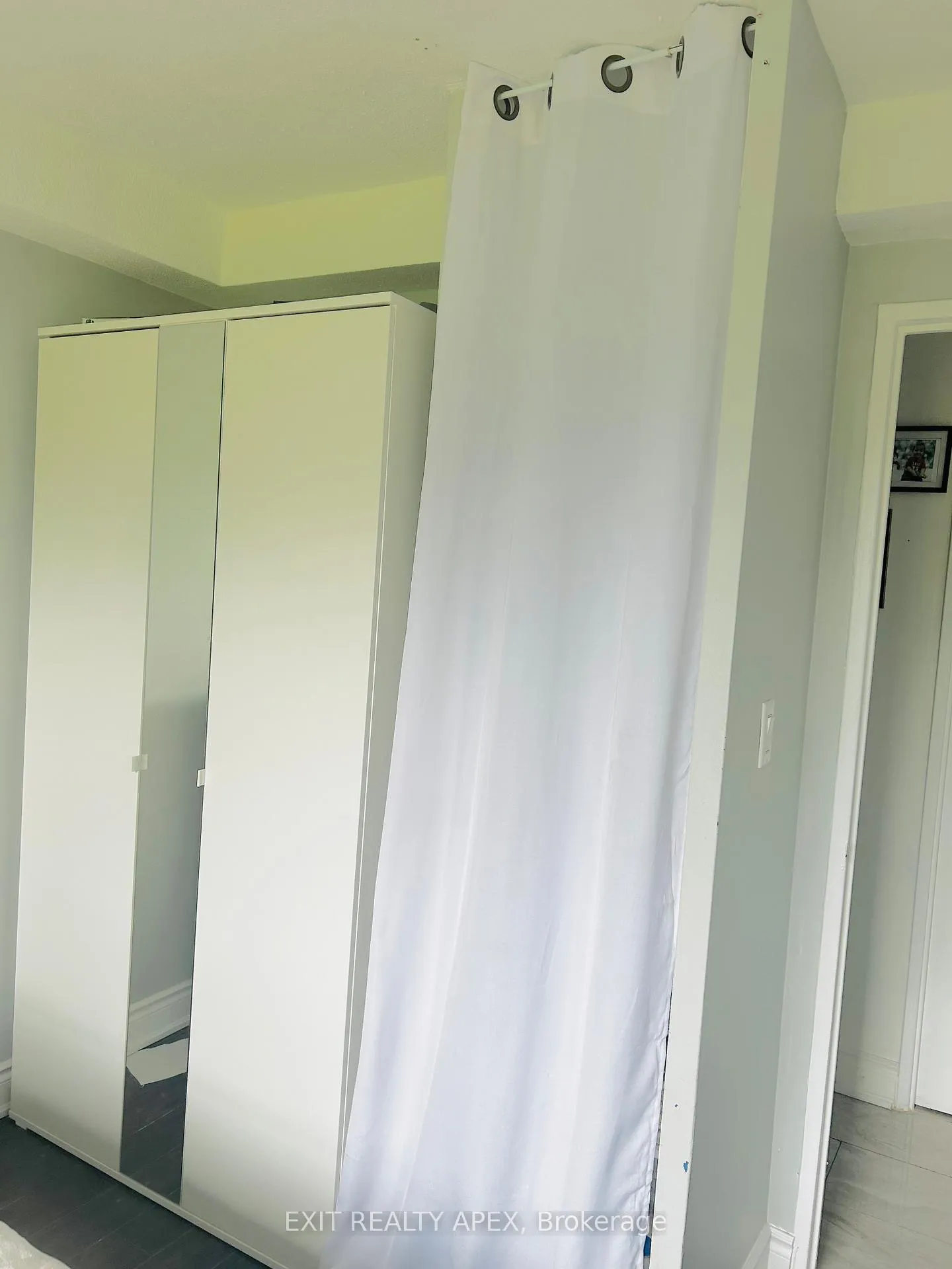 Photo 17 of Unit 302, 10 Edgecliff Gfwy, Toronto, Flemingdon Park — HOMEH