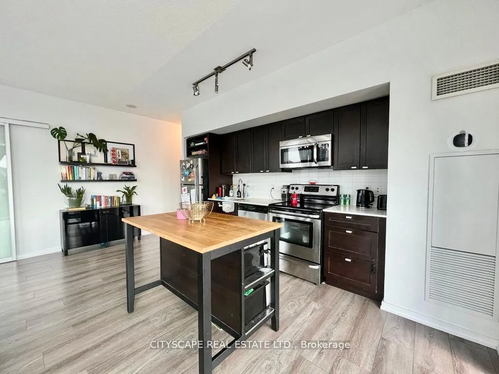 Photo 7 of Unit 310, 105 The Queensway Avenue, Toronto, High Park-Swansea — HOMEH