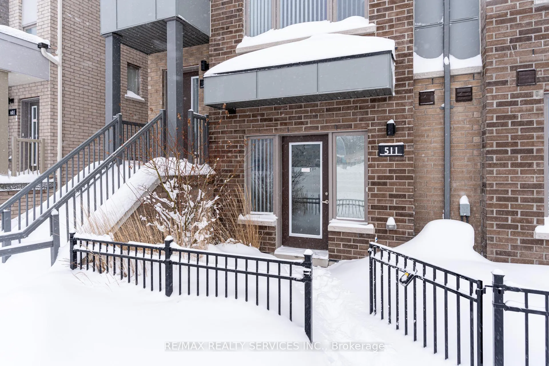 Photo 3 of Unit 511, 1525 Kingston Road W, Pickering, Town Centre — HOMEH