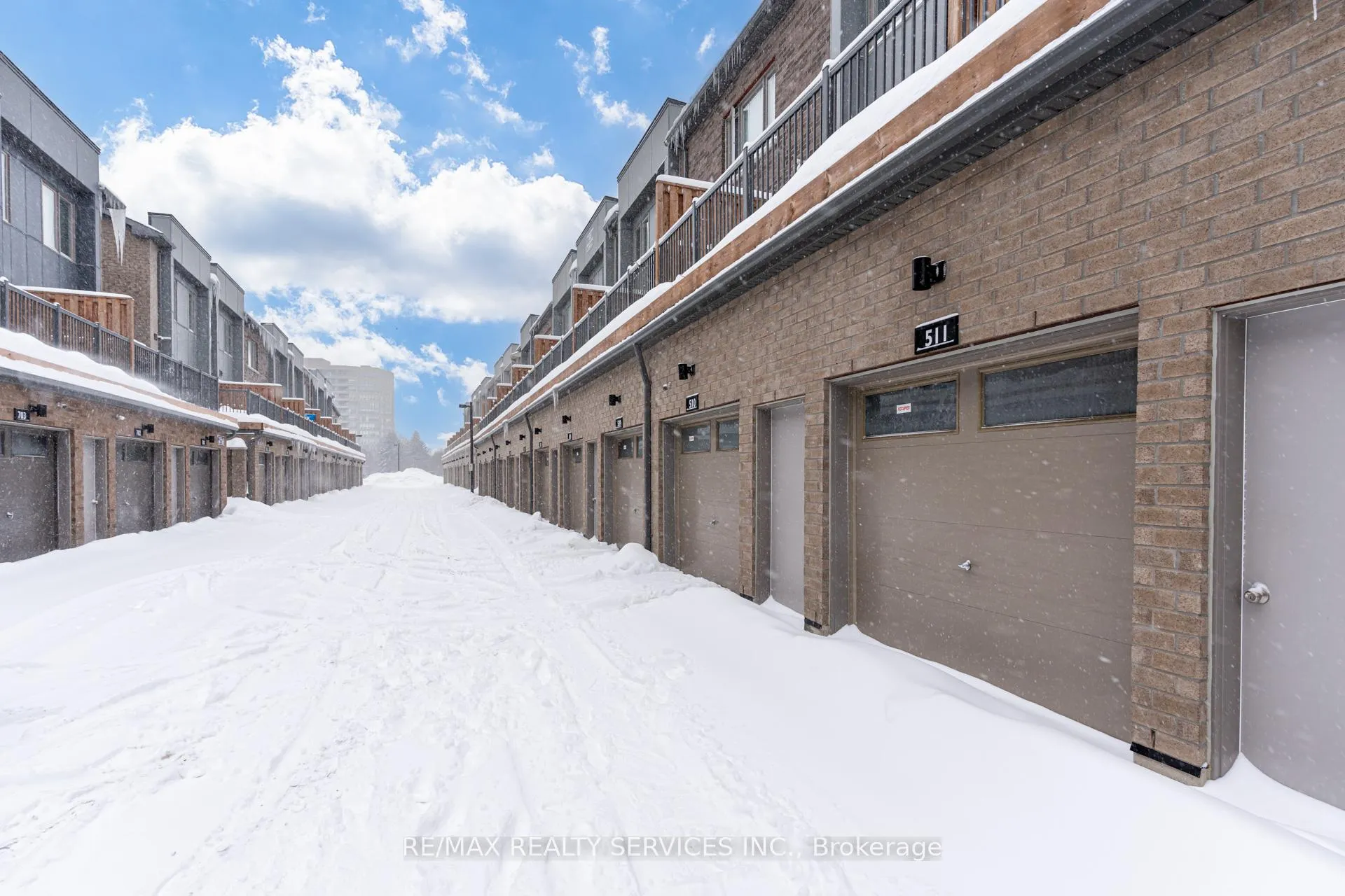 Photo 4 of Unit 511, 1525 Kingston Road W, Pickering, Town Centre — HOMEH