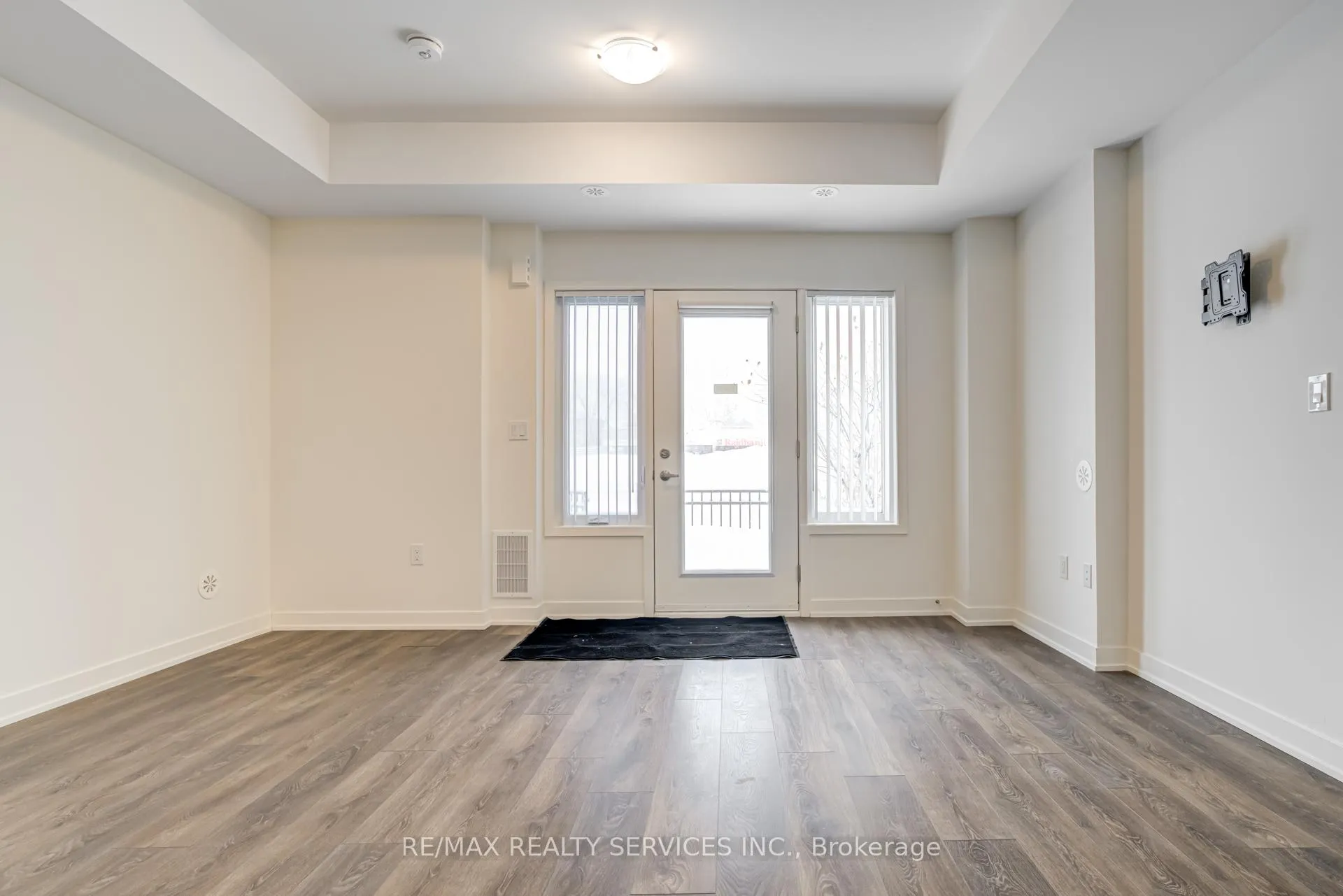 Photo 6 of Unit 511, 1525 Kingston Road W, Pickering, Town Centre — HOMEH
