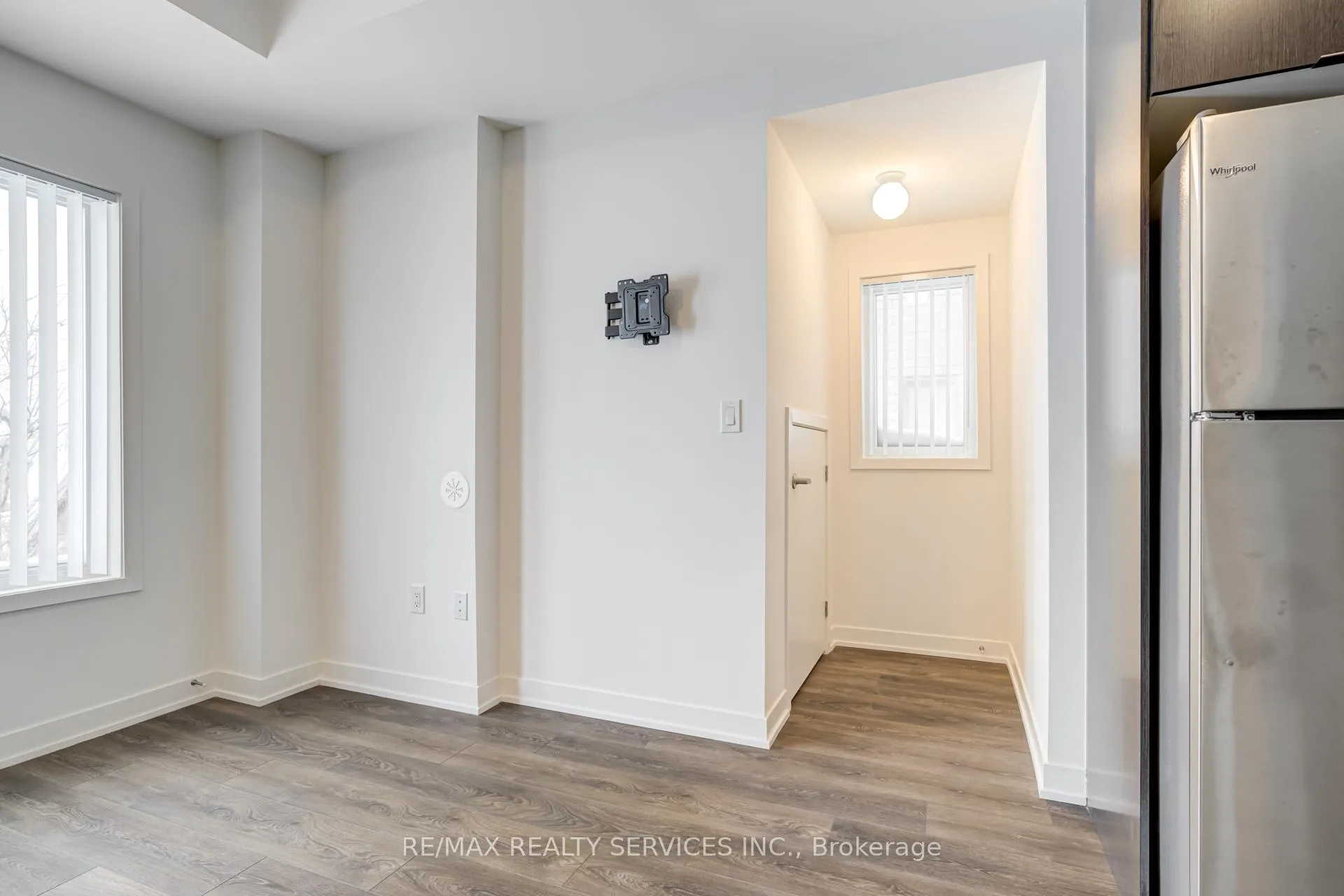 Photo 10 of Unit 511, 1525 Kingston Road W, Pickering, Town Centre — HOMEH