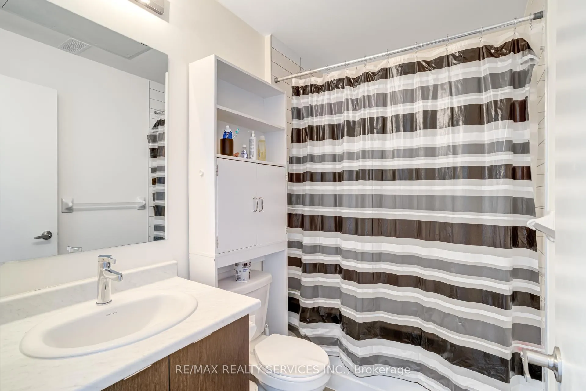 Photo 15 of Unit 511, 1525 Kingston Road W, Pickering, Town Centre — HOMEH