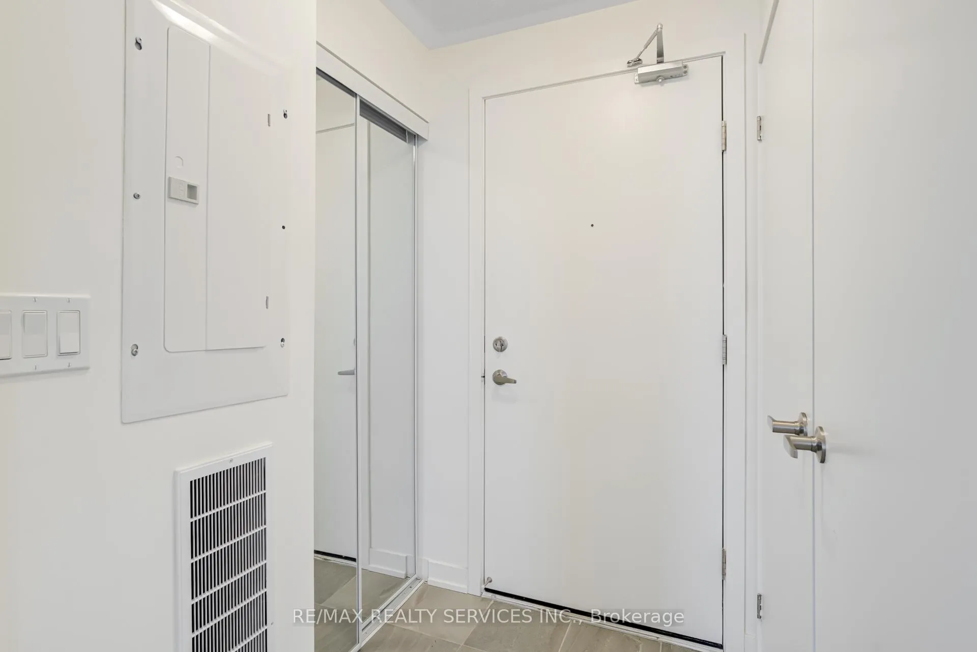 Photo 16 of Unit 511, 1525 Kingston Road W, Pickering, Town Centre — HOMEH
