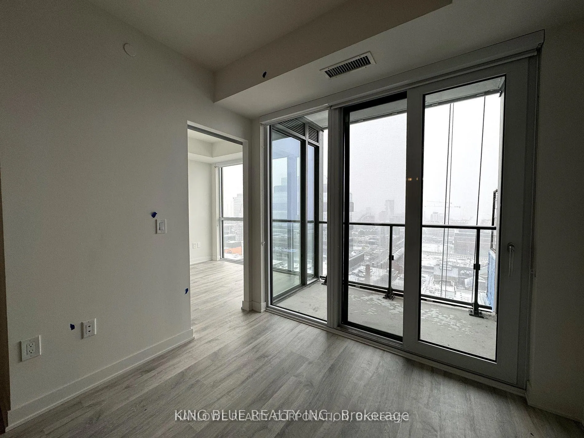 Photo 4 of Unit 1809 E, 70 Princess Street E, Toronto, Waterfront Communities — HOMEH