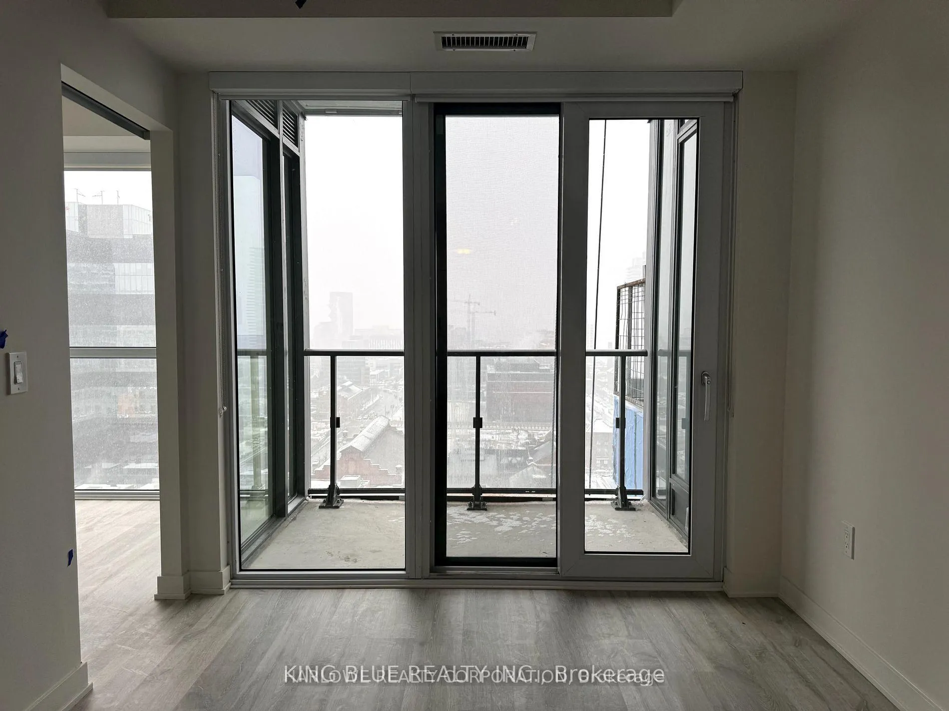 Photo 5 of Unit 1809 E, 70 Princess Street E, Toronto, Waterfront Communities — HOMEH