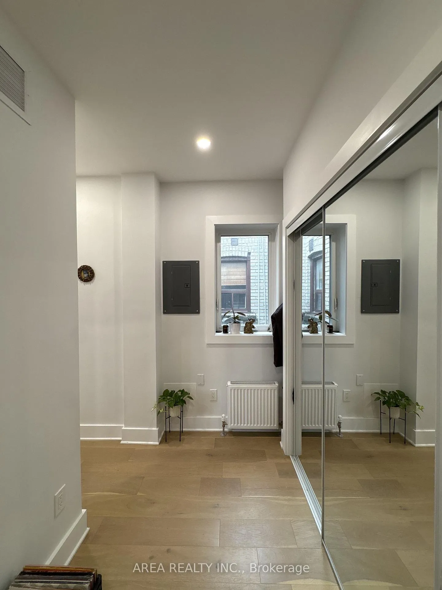 Photo 9 of Unit 3, 619 College Street, Toronto, Palmerston-Little Italy — HOMEH