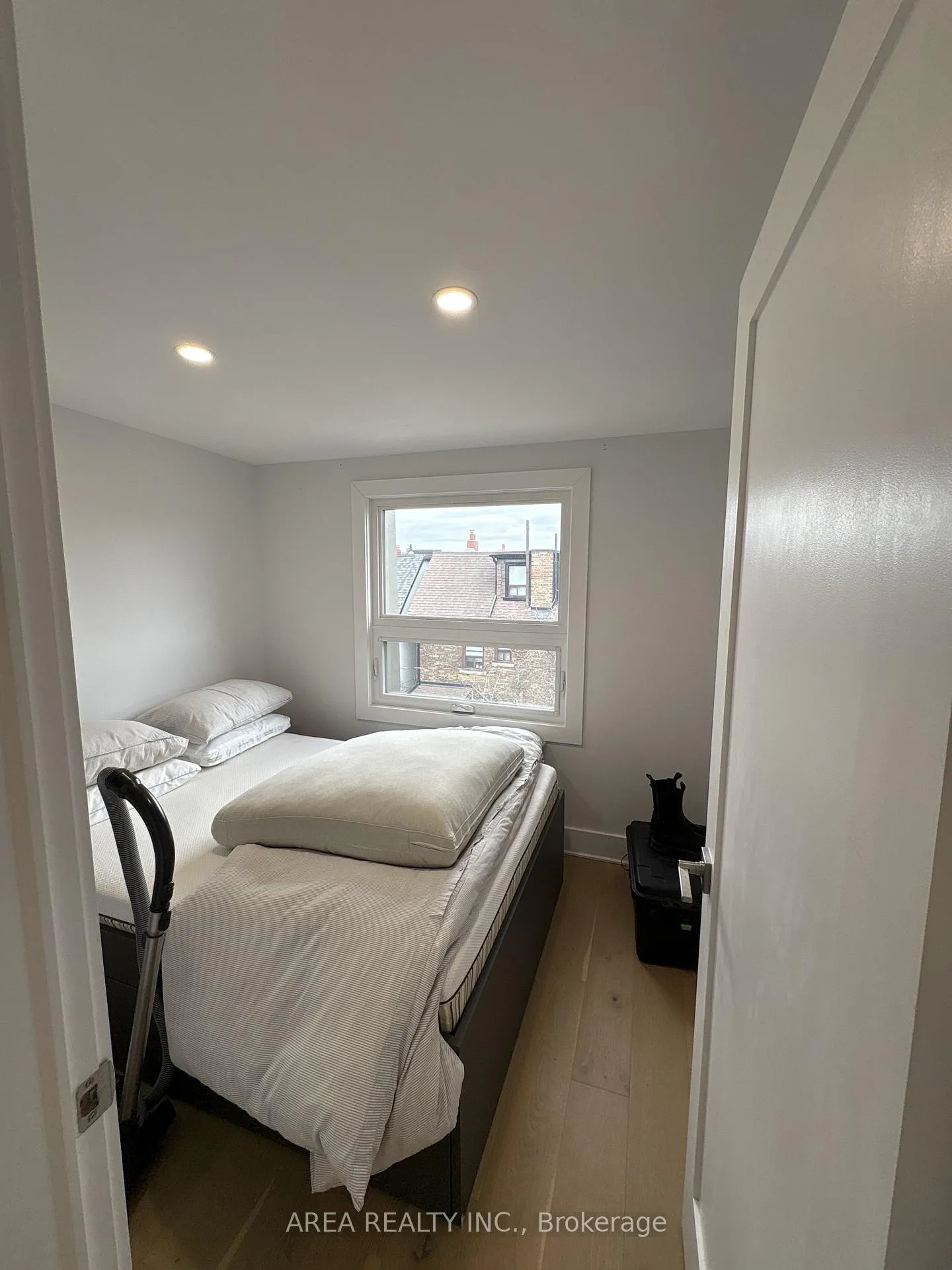 Photo 12 of Unit 3, 619 College Street, Toronto, Palmerston-Little Italy — HOMEH