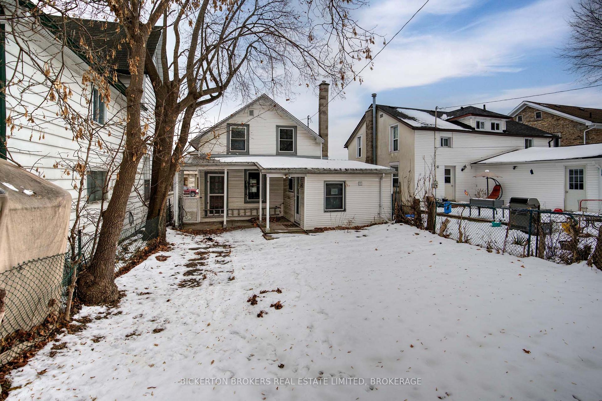 Photo 5 of 344 King Street E, Gananoque — HOMEH