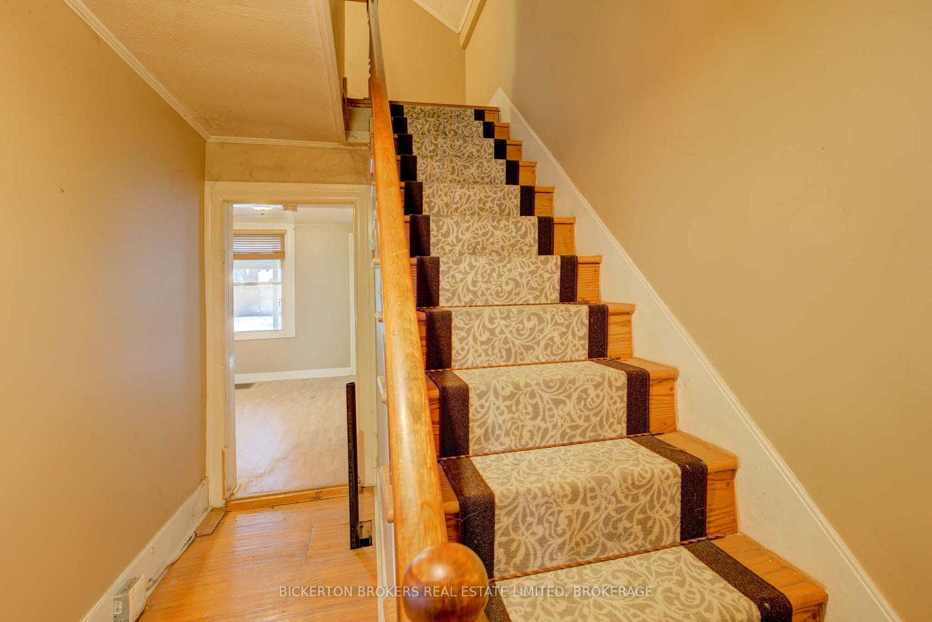 Photo 15 of 344 King Street E, Gananoque — HOMEH